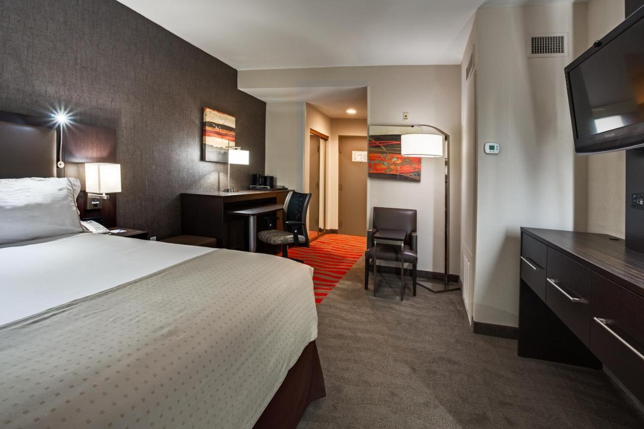 Holiday Inn Express & Suites Naples Downtown - 5Th Avenue By Ihg Eksteriør billede