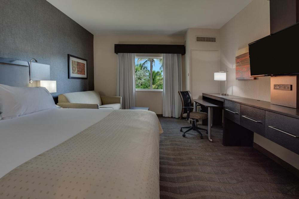 Holiday Inn Express & Suites Naples Downtown - 5Th Avenue By Ihg Eksteriør billede