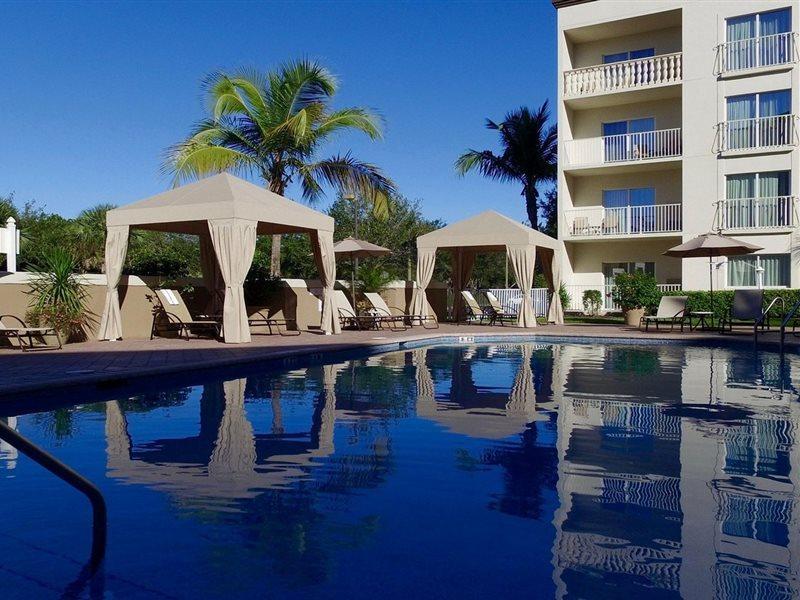 Holiday Inn Express & Suites Naples Downtown - 5Th Avenue By Ihg Eksteriør billede
