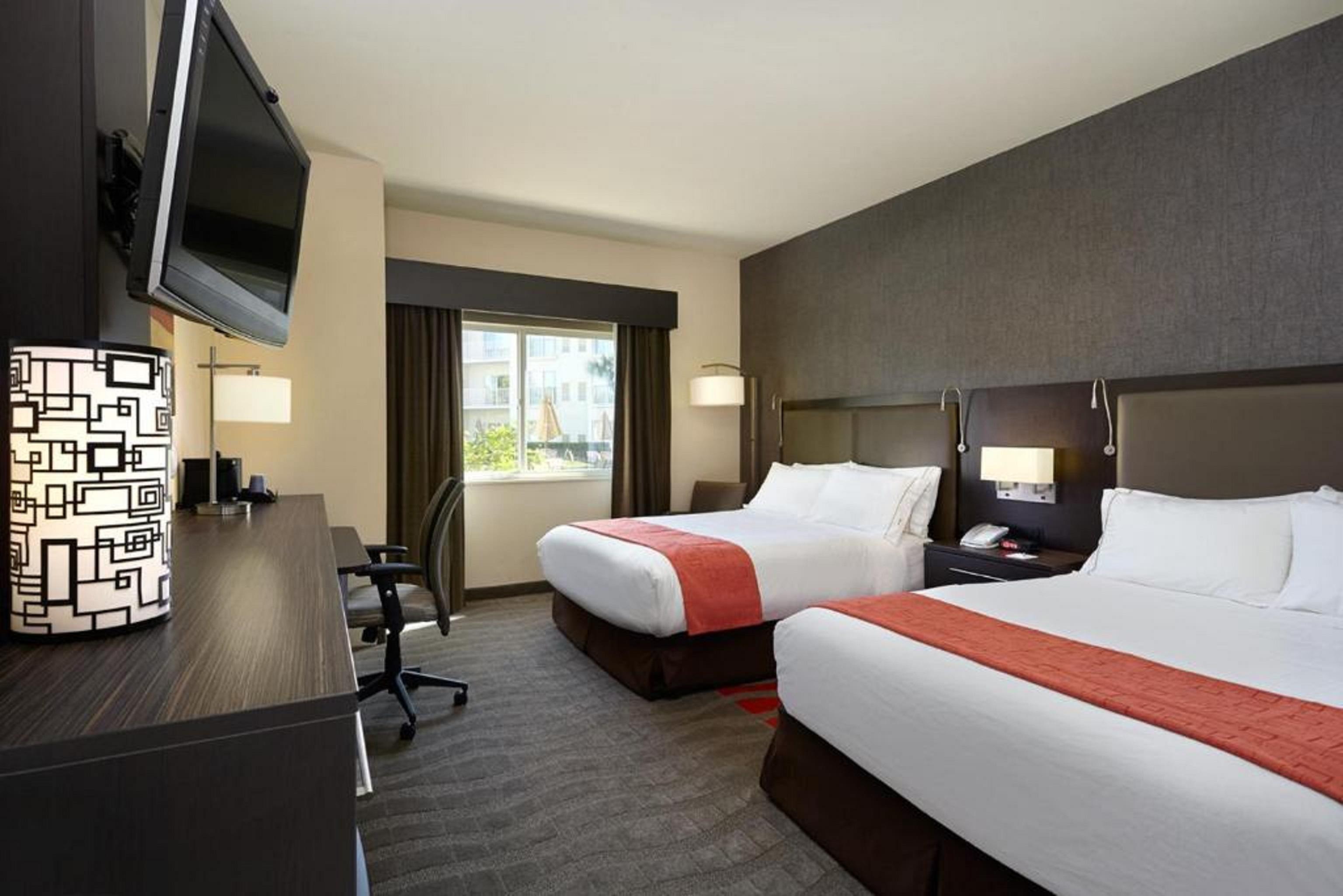 Holiday Inn Express & Suites Naples Downtown - 5Th Avenue By Ihg Eksteriør billede