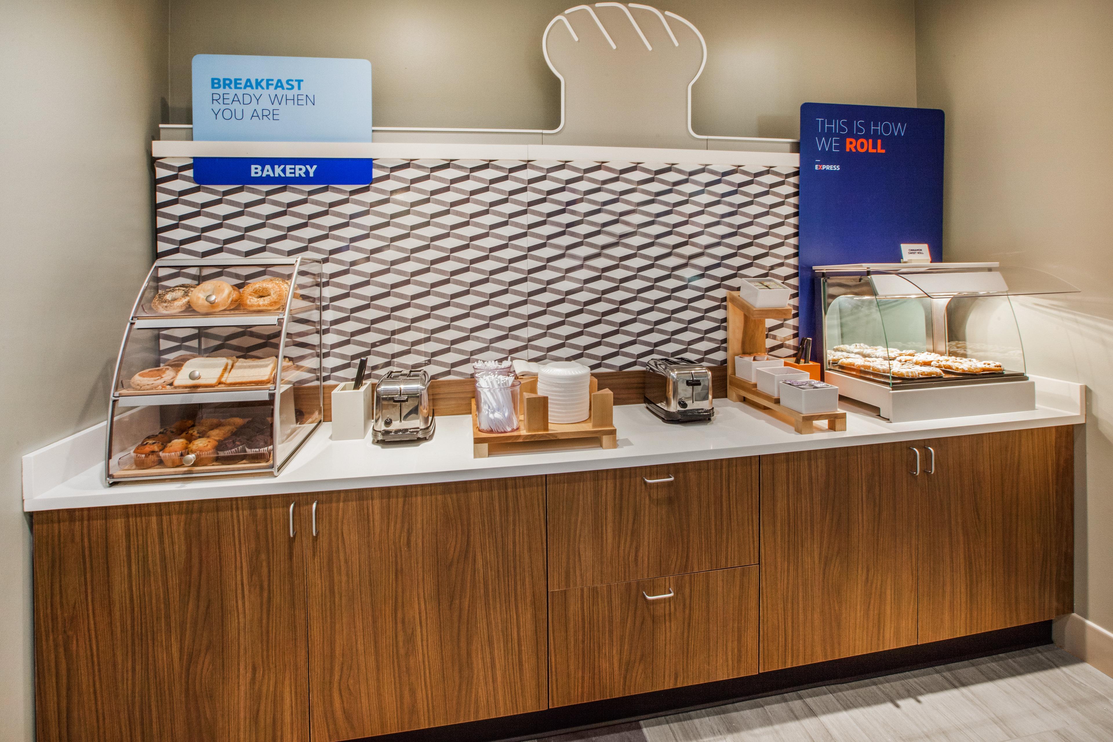 Holiday Inn Express & Suites Naples Downtown - 5Th Avenue By Ihg Eksteriør billede