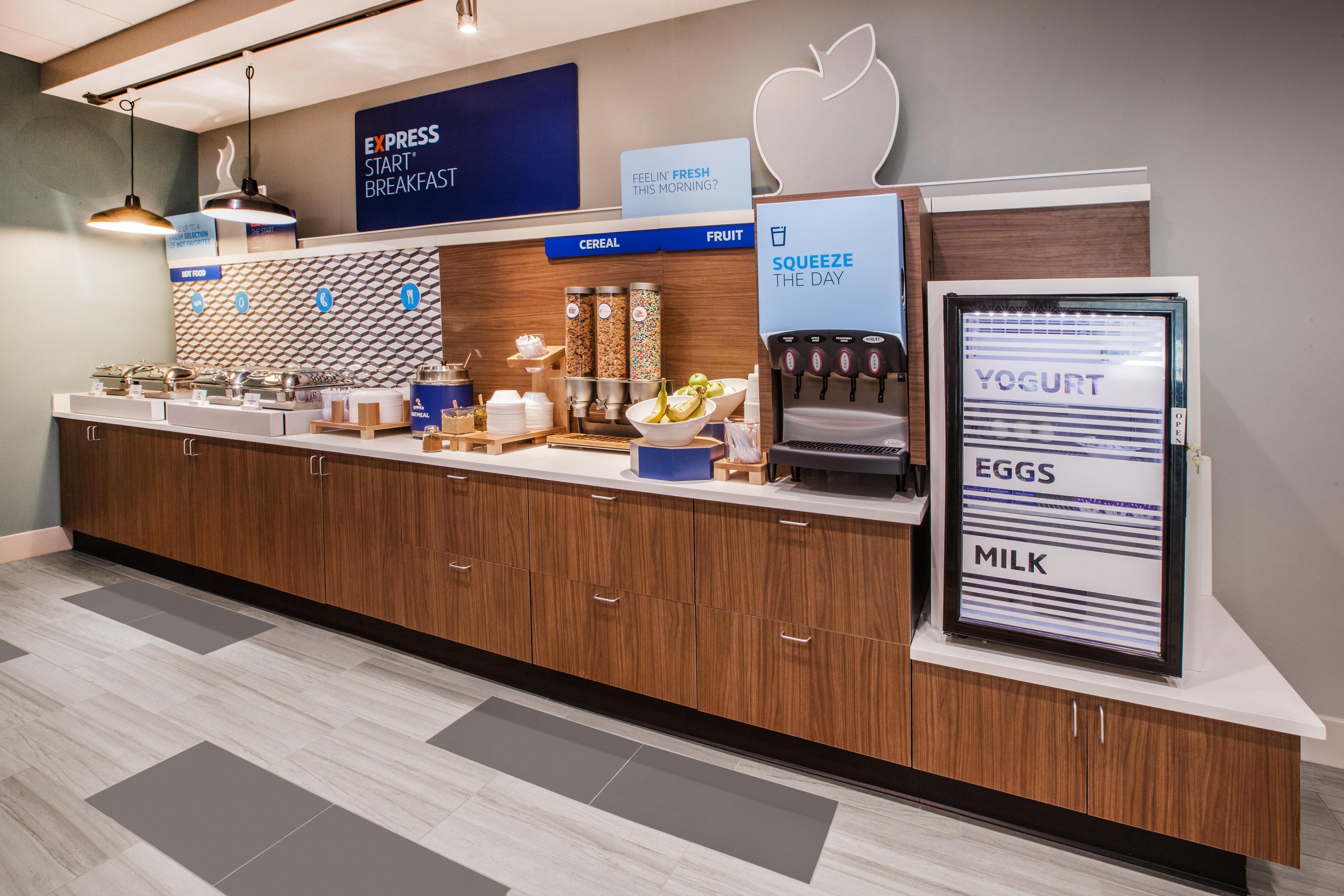Holiday Inn Express & Suites Naples Downtown - 5Th Avenue By Ihg Eksteriør billede