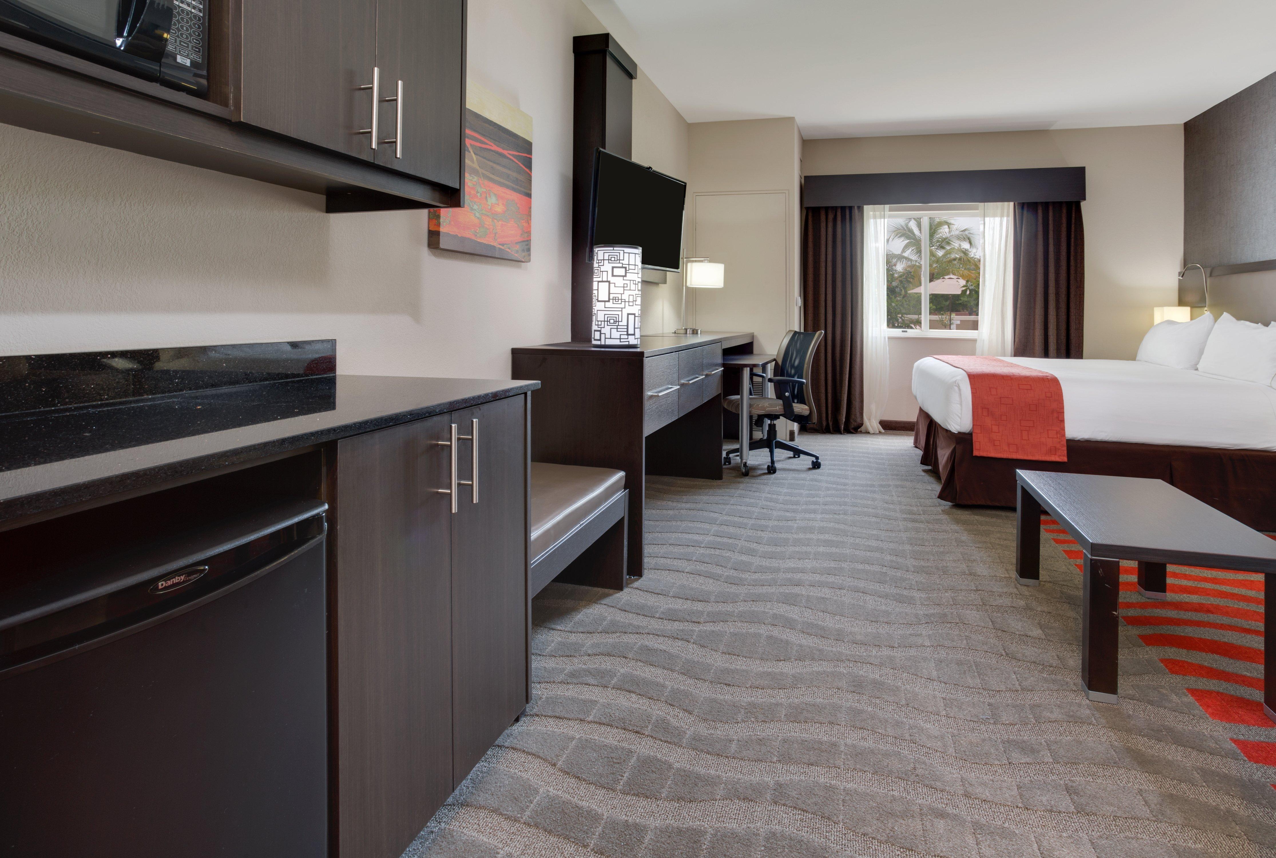 Holiday Inn Express & Suites Naples Downtown - 5Th Avenue By Ihg Eksteriør billede