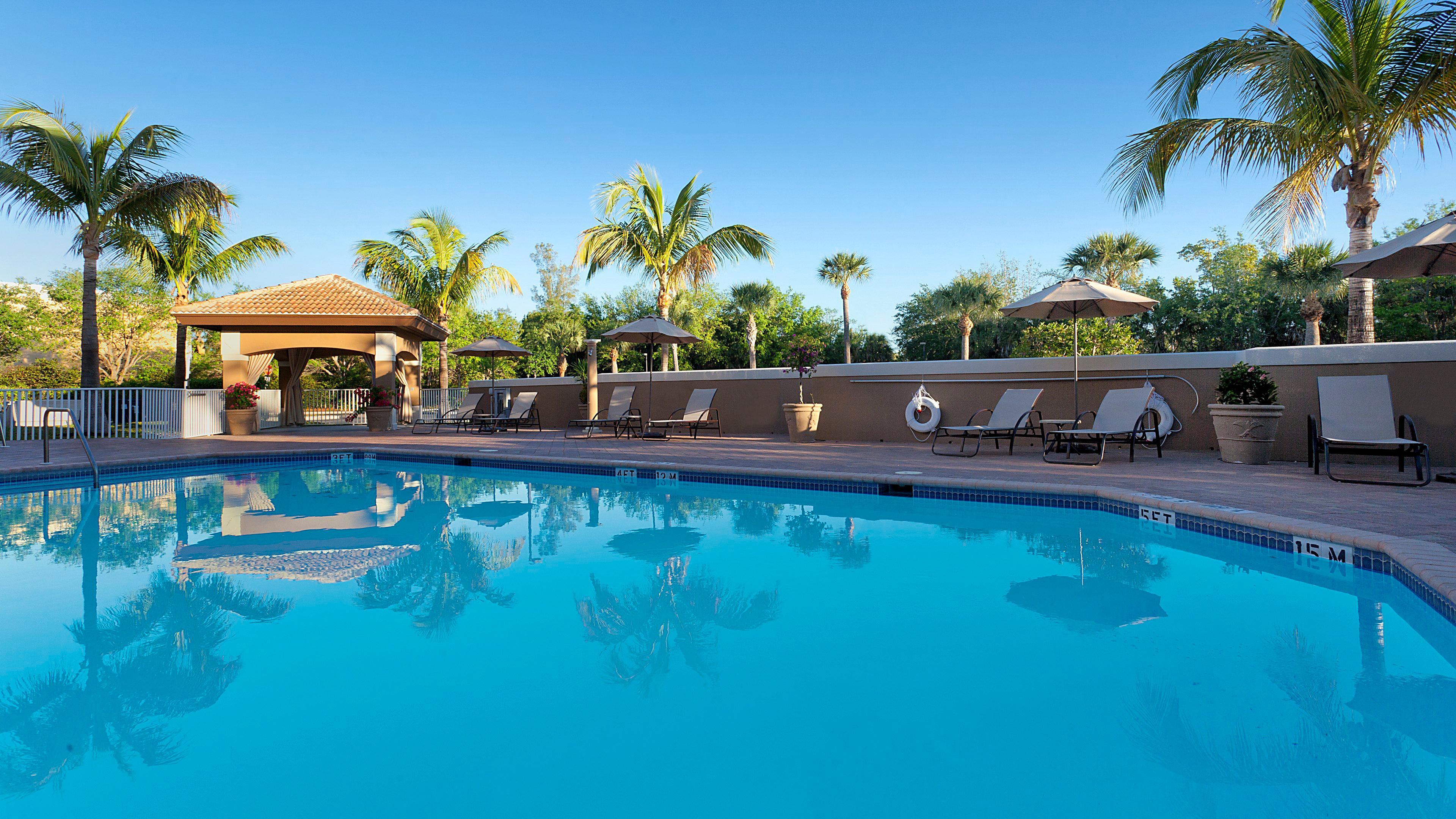 Holiday Inn Express & Suites Naples Downtown - 5Th Avenue By Ihg Eksteriør billede