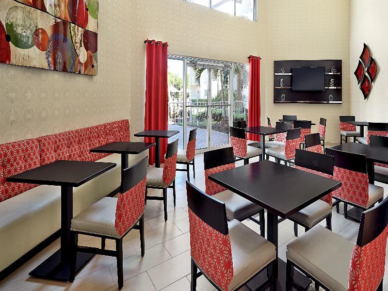 Holiday Inn Express & Suites Naples Downtown - 5Th Avenue By Ihg Eksteriør billede